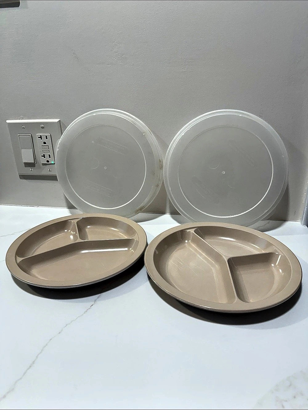 Set of 2 Vintage 9.25” Anchor Hocking 3-Divide Microware Plates with Lids